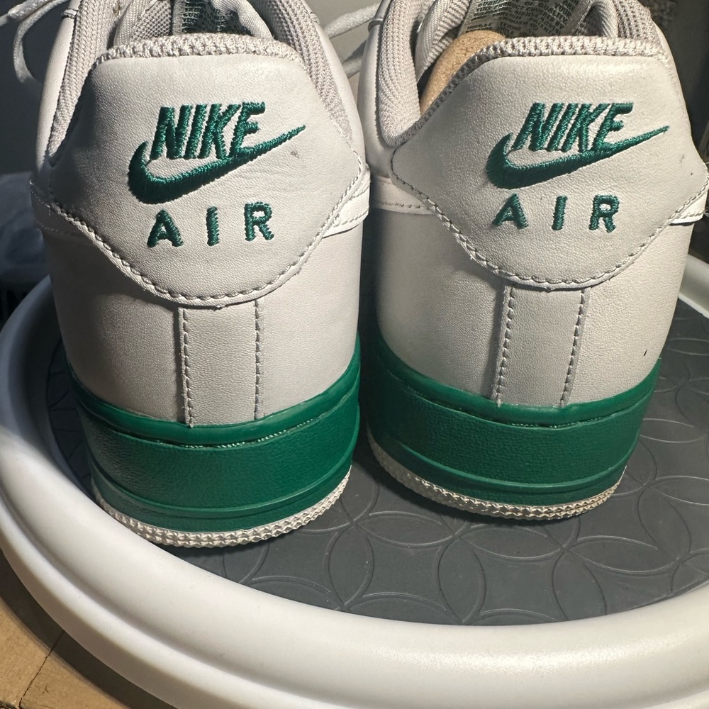 Air Force One - Picture 6 of 11